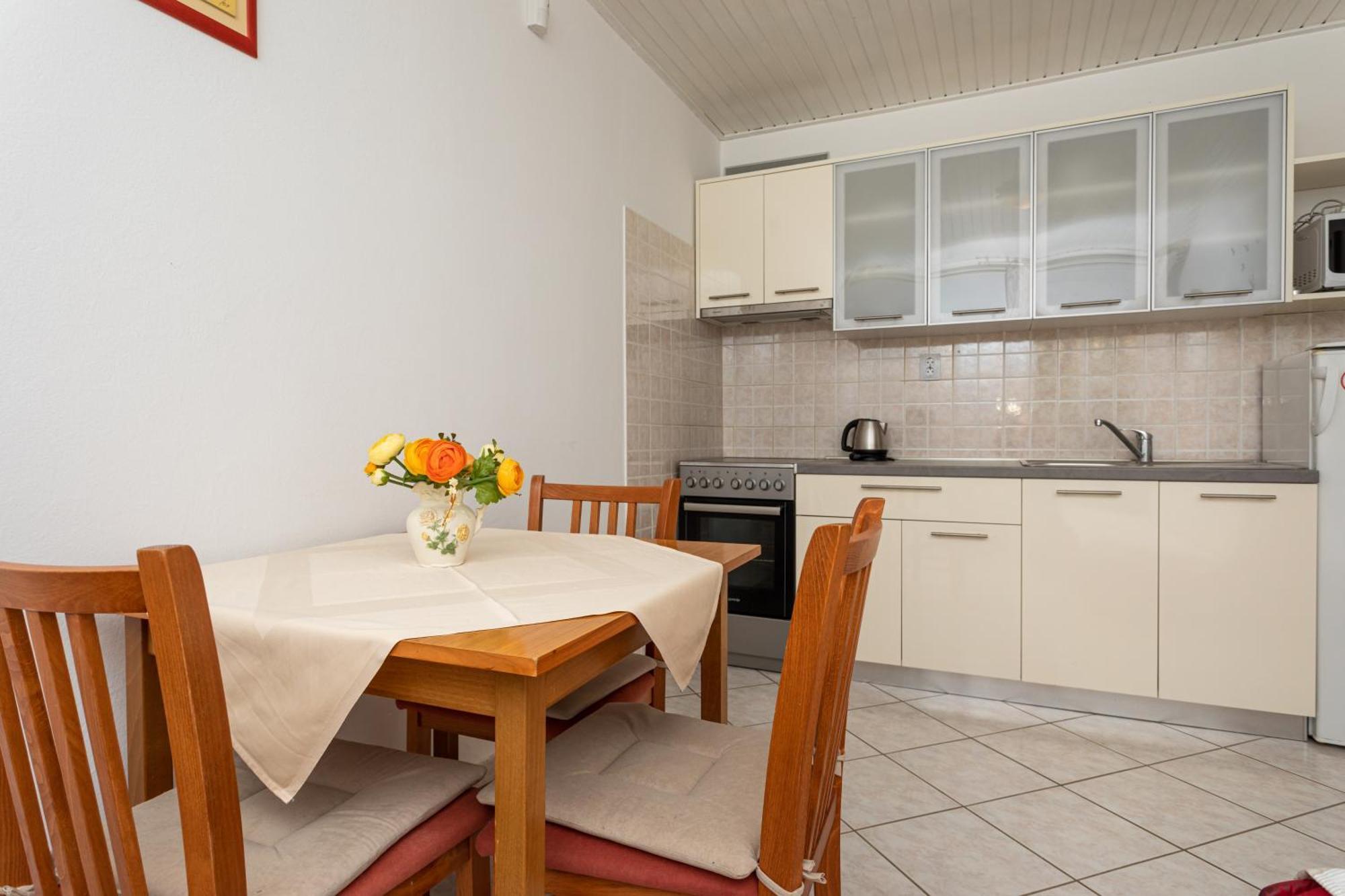 Apartments Villa Ana Krk Town Rom bilde