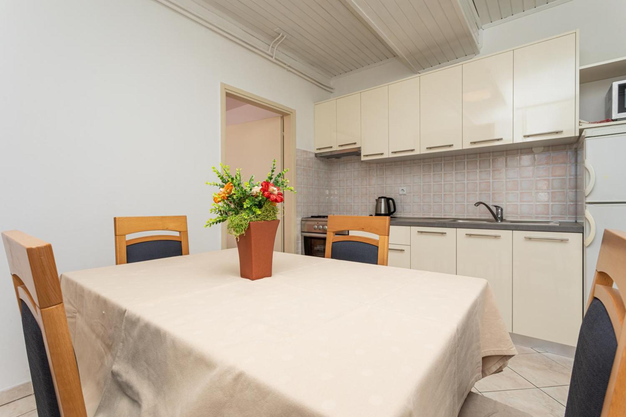 Apartments Villa Ana Krk Town Rom bilde