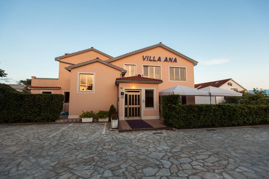 Apartments Villa Ana Krk Town Eksteriør bilde