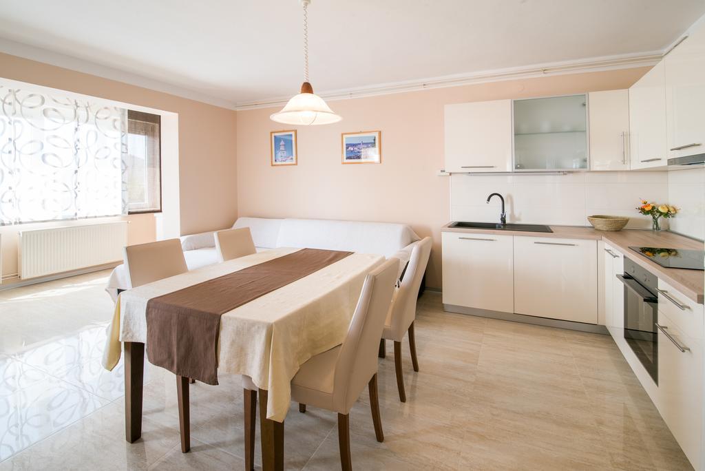 Apartments Villa Ana Krk Town Eksteriør bilde