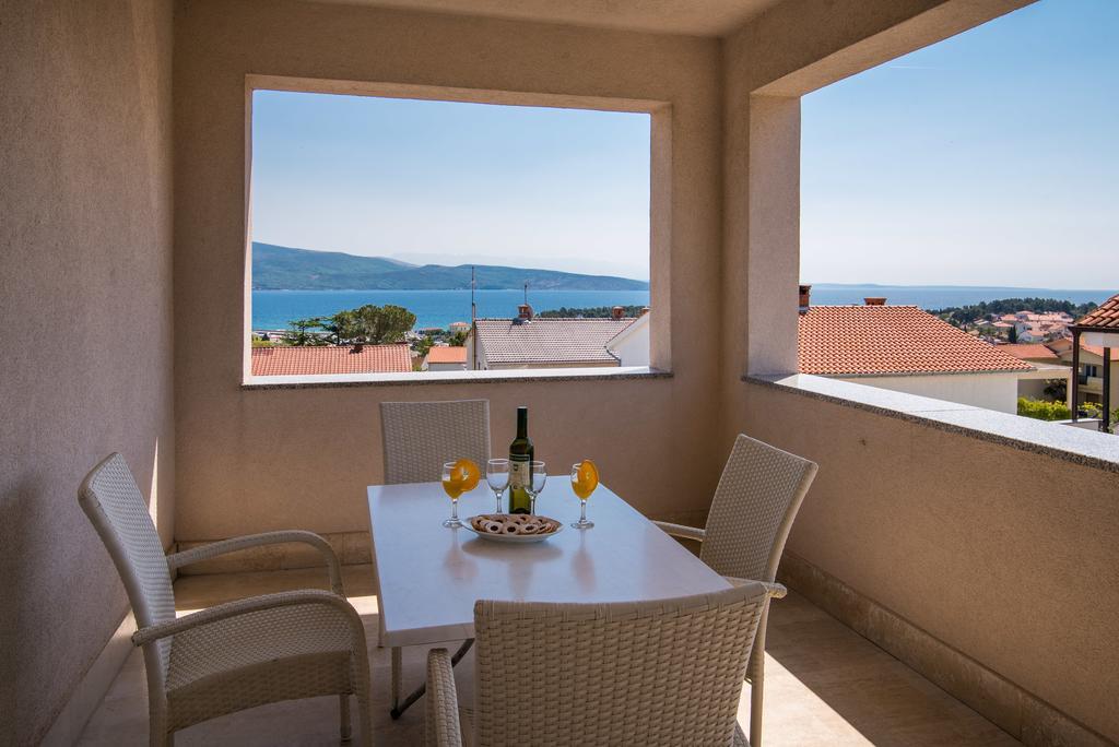 Apartments Villa Ana Krk Town Eksteriør bilde