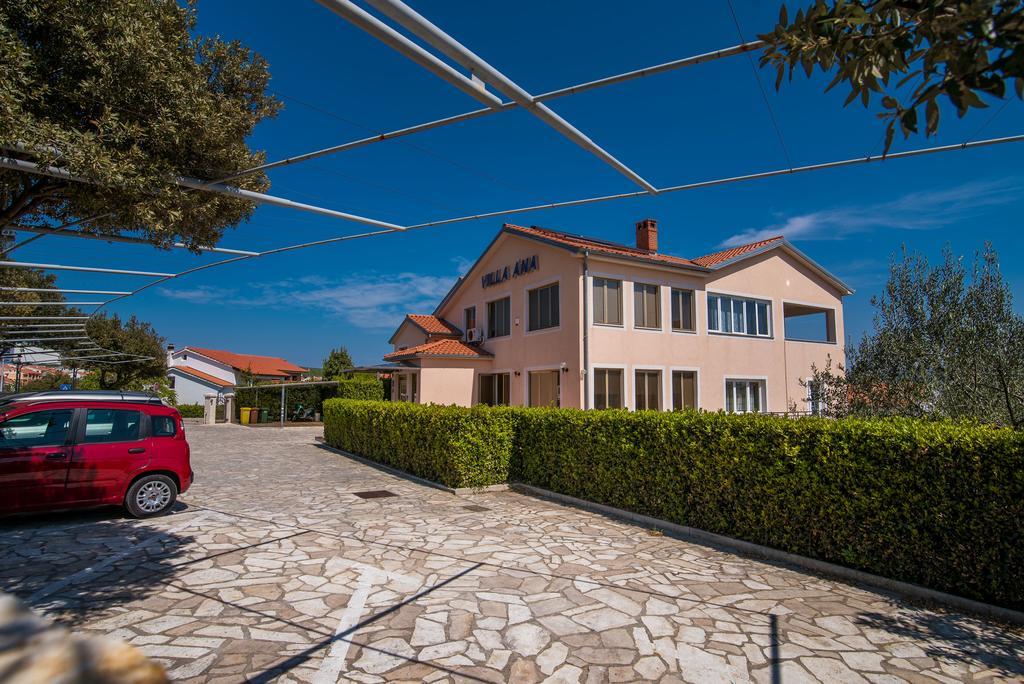 Apartments Villa Ana Krk Town Eksteriør bilde